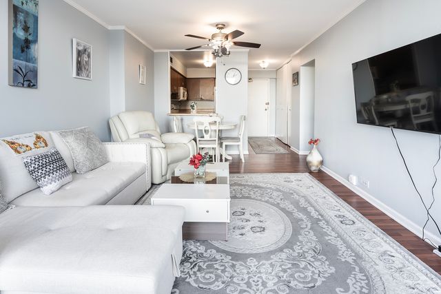 5415 N Sheridan Road 1015, Chicago, IL 60640