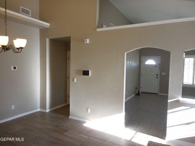 917 Jimson Weed Drive, Socorro, TX 79927