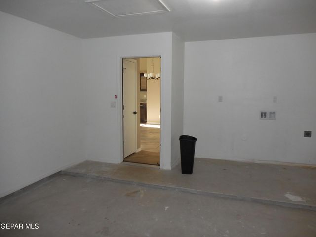 917 Jimson Weed Drive, Socorro, TX 79927