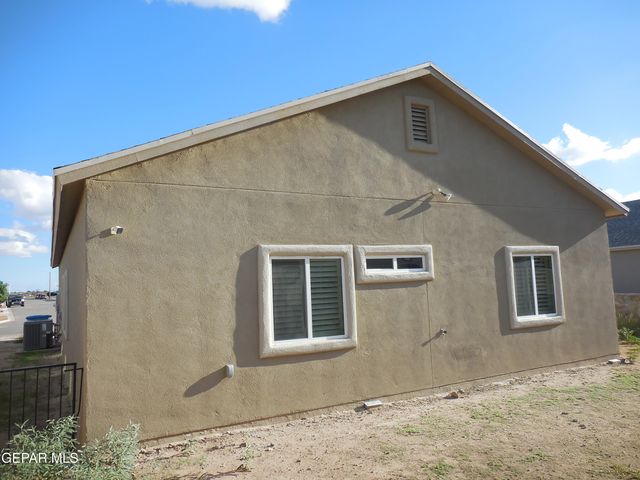 917 Jimson Weed Drive, Socorro, TX 79927