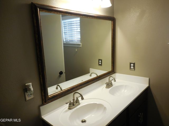 917 Jimson Weed Drive, Socorro, TX 79927