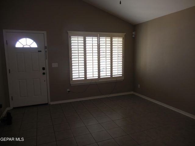 917 Jimson Weed Drive, Socorro, TX 79927