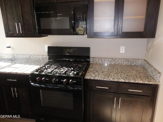 917 Jimson Weed Drive, Socorro, TX 79927