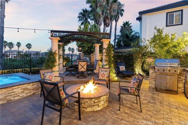 6031 Medinah St, Fontana, CA 92336