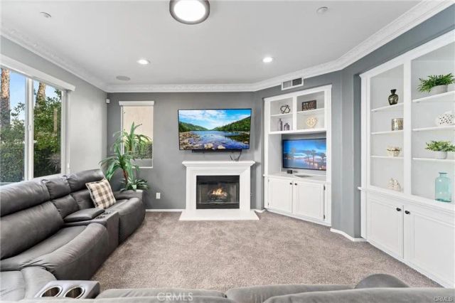 6031 Medinah St, Fontana, CA 92336