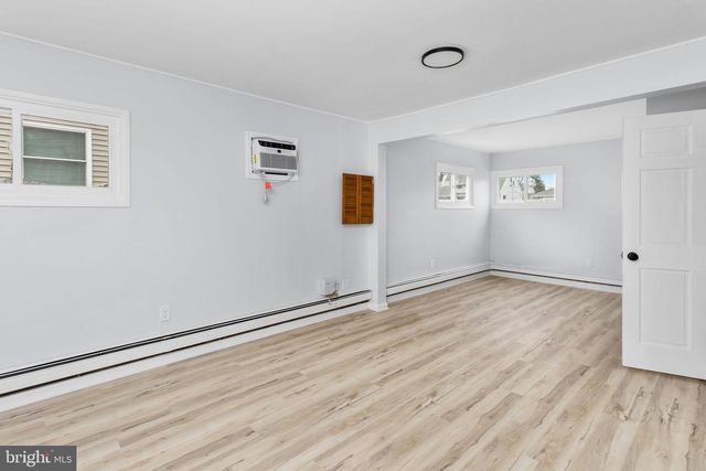 64 RUBY LN, Levittown, PA 19055