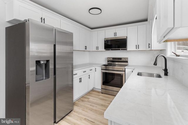 64 RUBY LN, Levittown, PA 19055