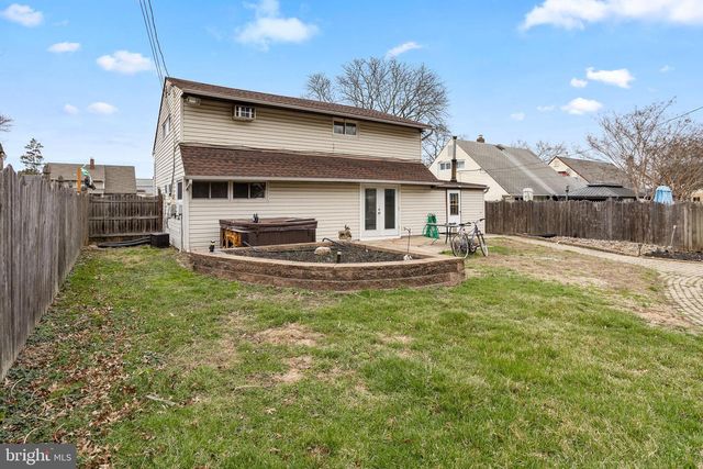 64 RUBY LN, Levittown, PA 19055