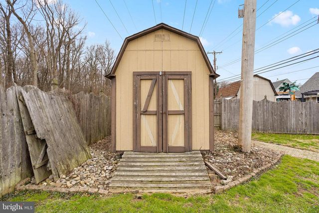 64 RUBY LN, Levittown, PA 19055