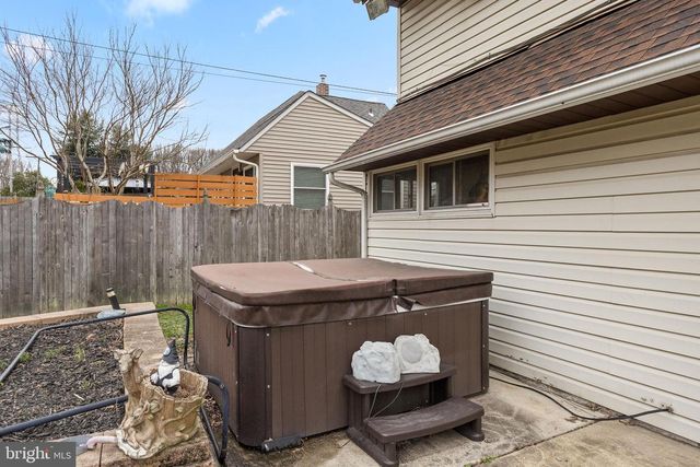 64 RUBY LN, Levittown, PA 19055