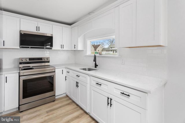 64 RUBY LN, Levittown, PA 19055