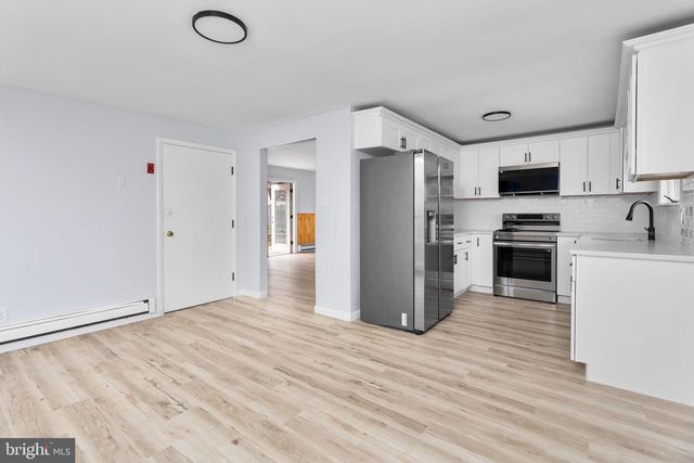 64 RUBY LN, Levittown, PA 19055