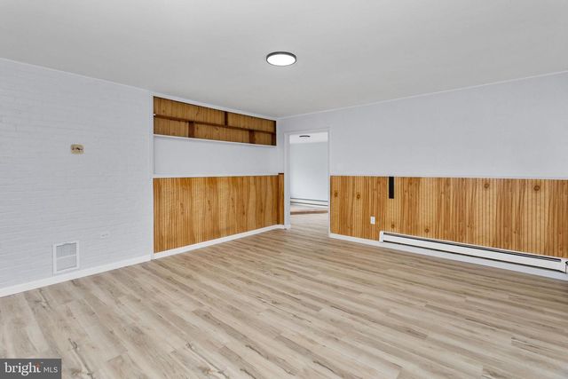 64 RUBY LN, Levittown, PA 19055