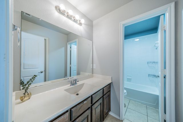 1050 Hidden Lakes Way, Rockwall, TX 75087