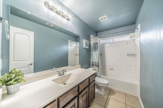 1050 Hidden Lakes Way, Rockwall, TX 75087