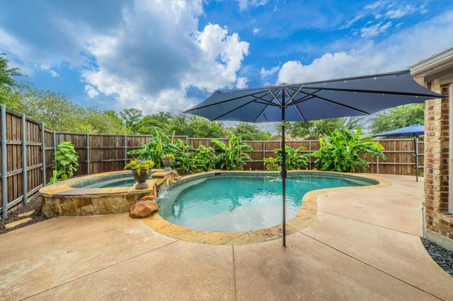 1050 Hidden Lakes Way, Rockwall, TX 75087