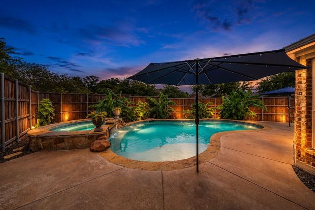 1050 Hidden Lakes Way, Rockwall, TX 75087
