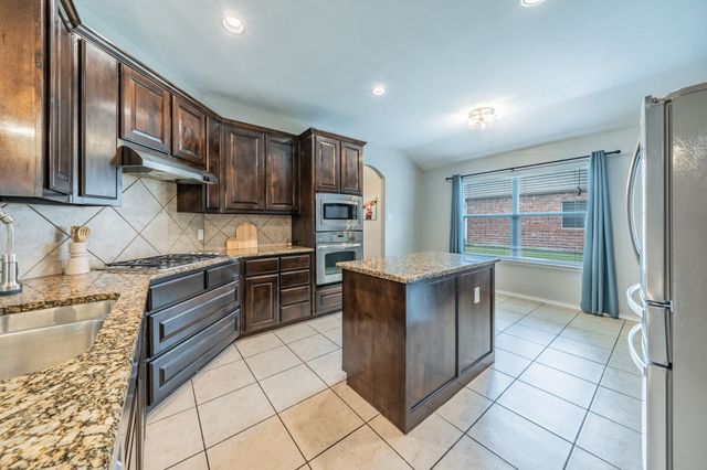 1050 Hidden Lakes Way, Rockwall, TX 75087