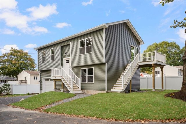 8 North Shore Street, Warwick, RI 02889