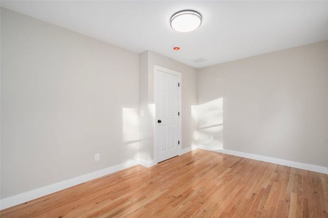 8 North Shore Street, Warwick, RI 02889