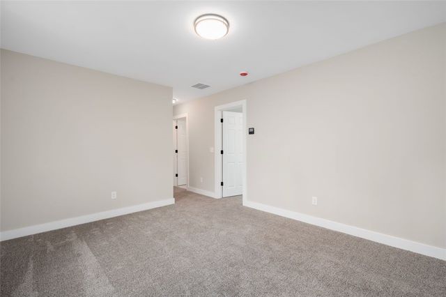 8 North Shore Street, Warwick, RI 02889