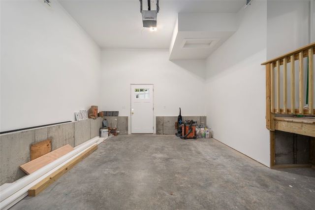 8 North Shore Street, Warwick, RI 02889