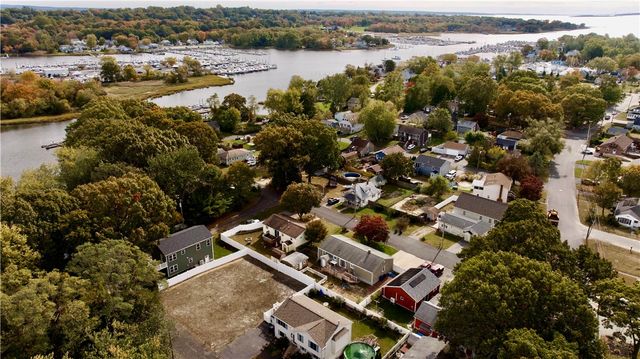 8 North Shore Street, Warwick, RI 02889