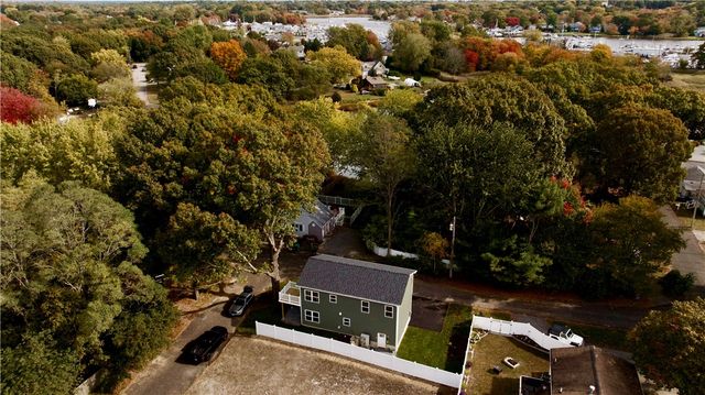 8 North Shore Street, Warwick, RI 02889
