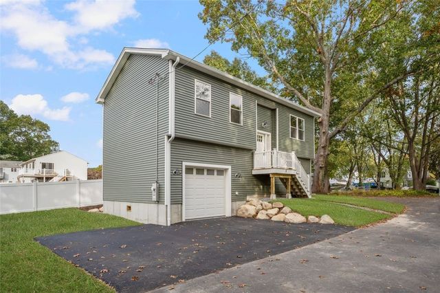 8 North Shore Street, Warwick, RI 02889