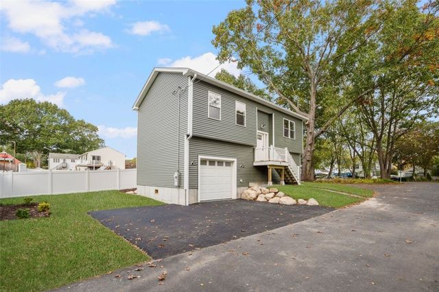 8 North Shore Street, Warwick, RI 02889