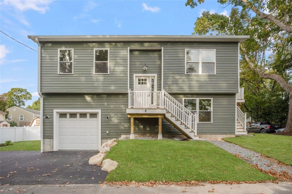 8 North Shore Street, Warwick, RI 02889