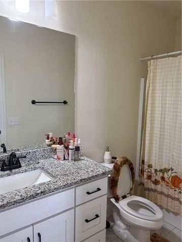 5200 SW Kemptown Place, Bentonville, AR 72713