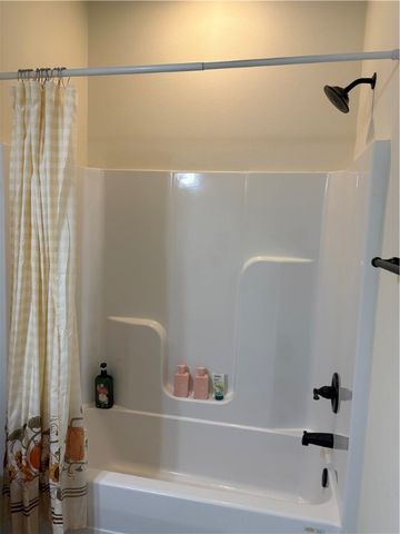 5200 SW Kemptown Place, Bentonville, AR 72713