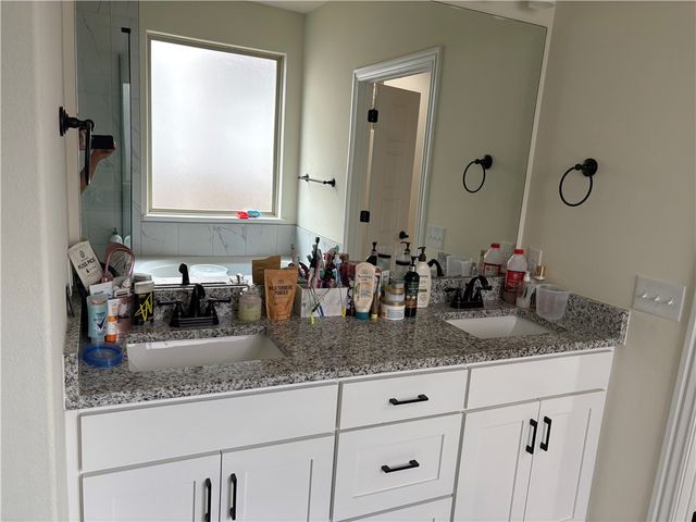 5200 SW Kemptown Place, Bentonville, AR 72713