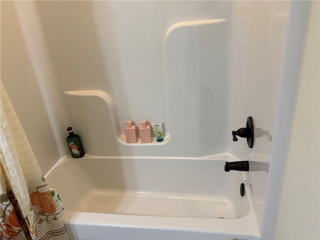 5200 SW Kemptown Place, Bentonville, AR 72713