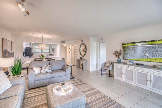 12871 Briarlake Drive 103, West Palm Beach, FL 33418