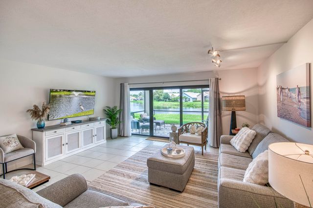 12871 Briarlake Drive 103, West Palm Beach, FL 33418