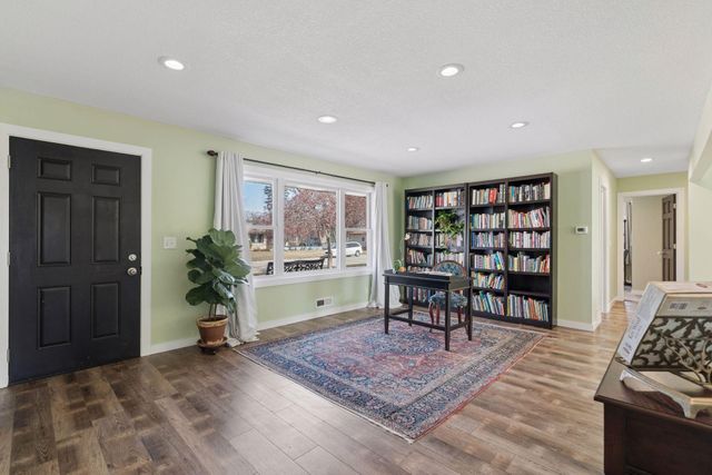 2401 Jones Place W, Bloomington, MN 55431