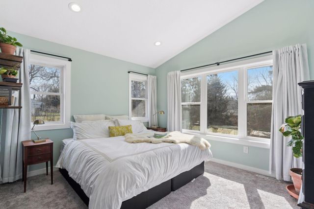 2401 Jones Place W, Bloomington, MN 55431