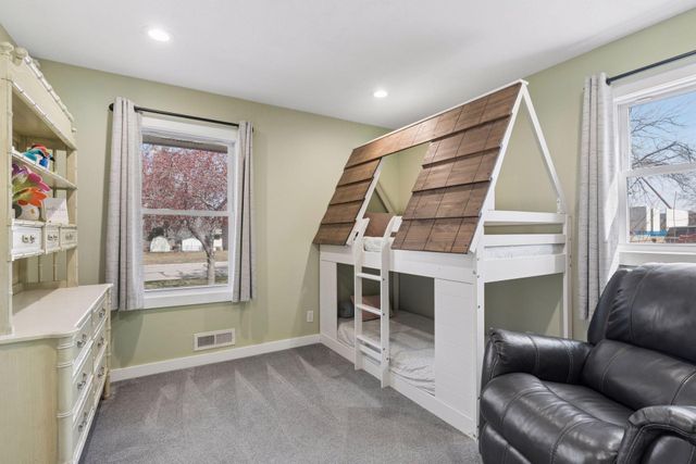 2401 Jones Place W, Bloomington, MN 55431