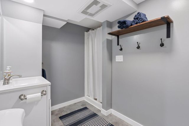 2401 Jones Place W, Bloomington, MN 55431