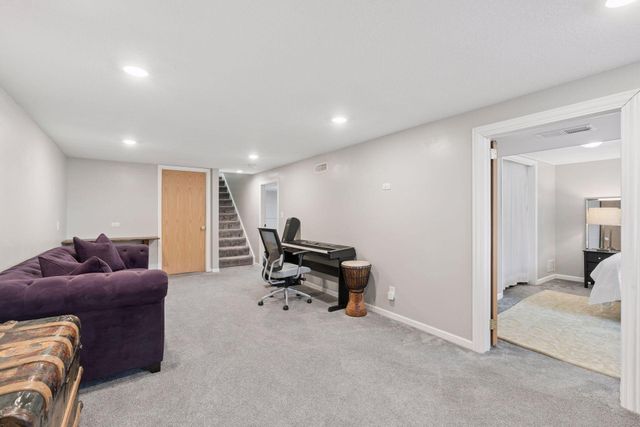 2401 Jones Place W, Bloomington, MN 55431