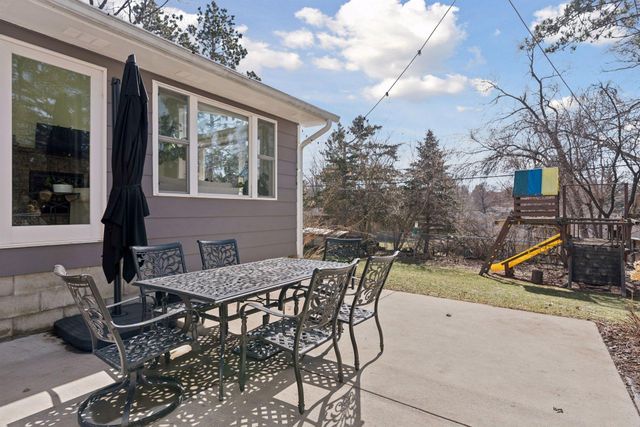 2401 Jones Place W, Bloomington, MN 55431