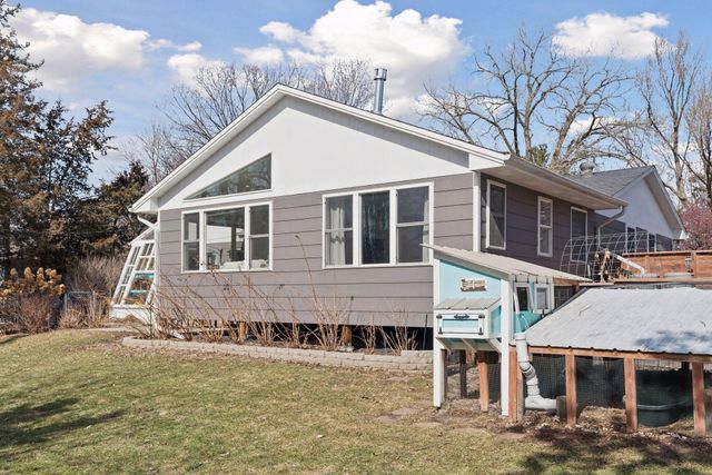 2401 Jones Place W, Bloomington, MN 55431