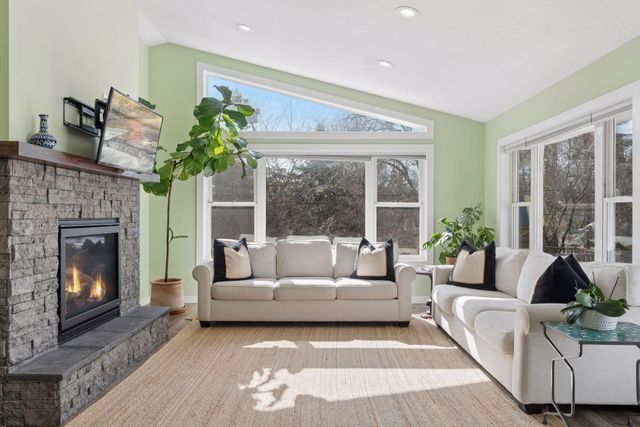 2401 Jones Place W, Bloomington, MN 55431