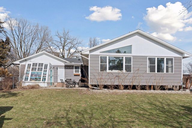 2401 Jones Place W, Bloomington, MN 55431