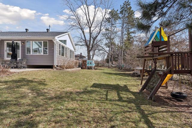 2401 Jones Place W, Bloomington, MN 55431