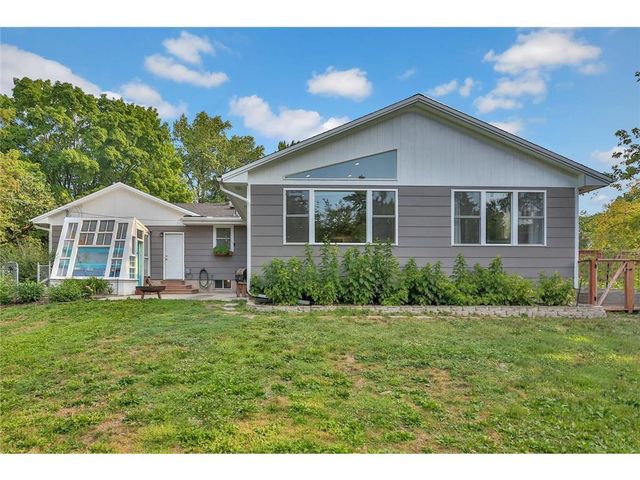2401 Jones Place W, Bloomington, MN 55431