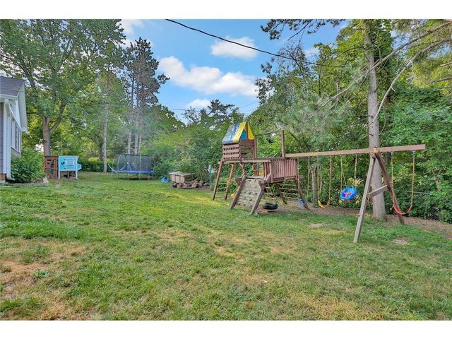 2401 Jones Place W, Bloomington, MN 55431