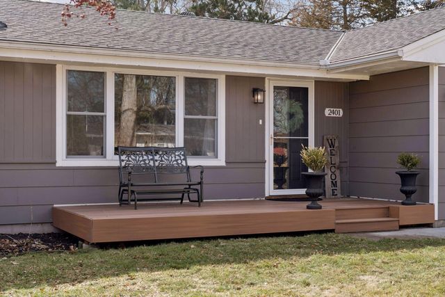 2401 Jones Place W, Bloomington, MN 55431